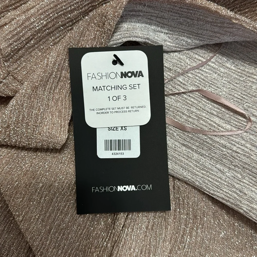 FASHION NOVA MATCHING SET - Picture 4 of 5